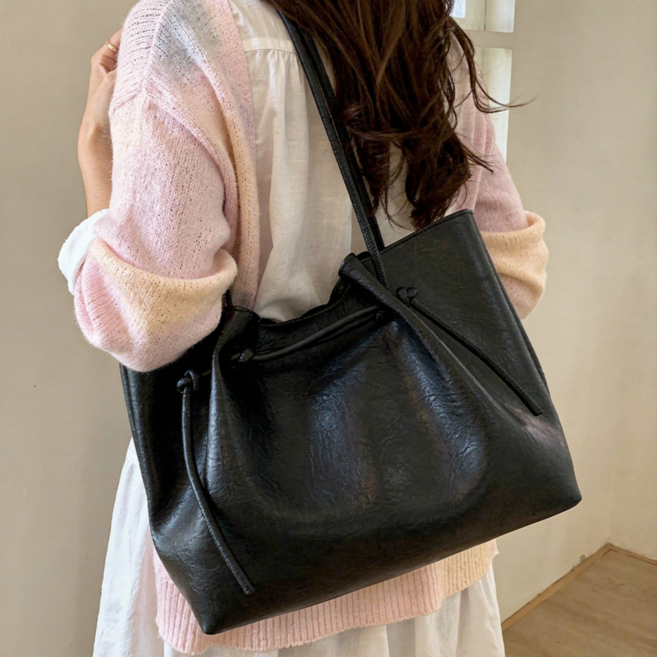 스트링 무드 데일리 숄더백 (파우치 포함)