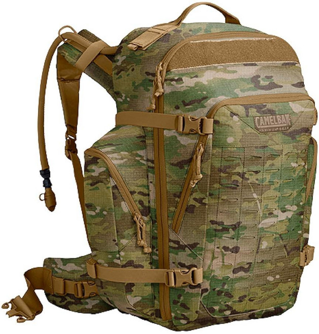 CamelBak BFM 택티컬 하이드레이션 백팩 3L(100온스)/3L Mil Spec Crux 저장소 블래더 포함 - MOLLE 멀티캠