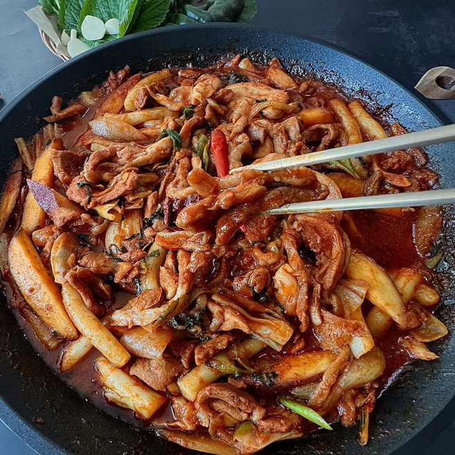 춘천식 땡초 불닭갈비, 1개, 300g