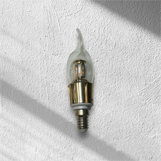 LED E14拉尾金色燈泡5.5W 黃光 節能省電 溫馨照明, 1個