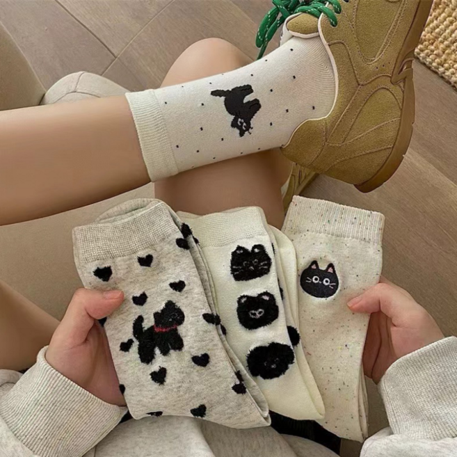 여성용 귀여운 고양이 자수 포인트 중목 양말 4종 세트