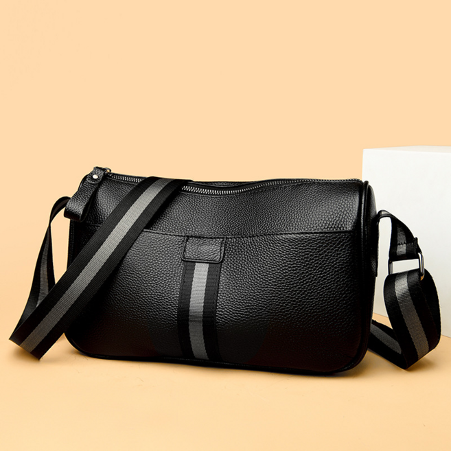 베르소냐 남성 프리미엄 소가죽 크로스백 VE75013