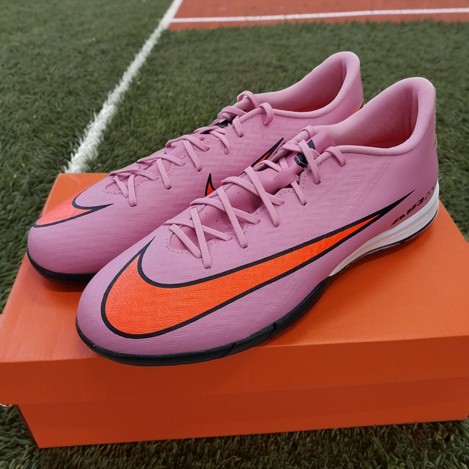 나이키 에어 줌 머큐리얼 베이퍼 16 아카데미 IC 핑크 남녀공용 풋살화 축구화