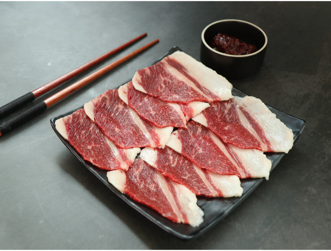 한우 투뿔 차돌 사시미 + 소스 3종 (덩어리), 150g, 1개