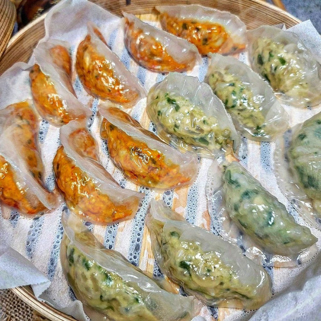 26년전통 국산 한돈 감자피 쫄깃한 투명만두 고기1팩+김치1팩+새우1팩 420G 3팩, 투명만두  고기1팩+김치1팩+새우1팩.420G.3팩