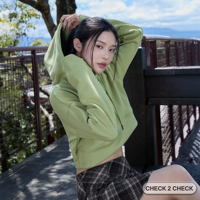 Check2Check 厚磅柔柔 女寬鬆落肩 短版帽T CBW0024204