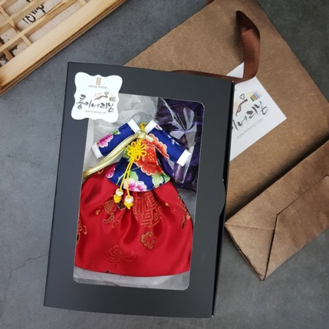 국내제작) 네이비 꽃나비 한복방향제 외국인 선물 한국관광기념품 명절선물 전통공예소품 한복 미니어쳐