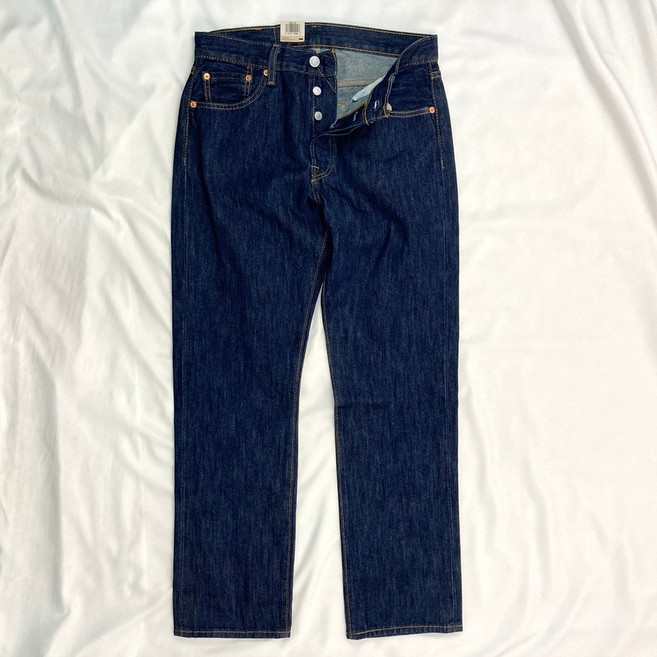 Levis 501 原創直筒牛仔褲 排釦設計 純棉材質 多種顏色尺寸