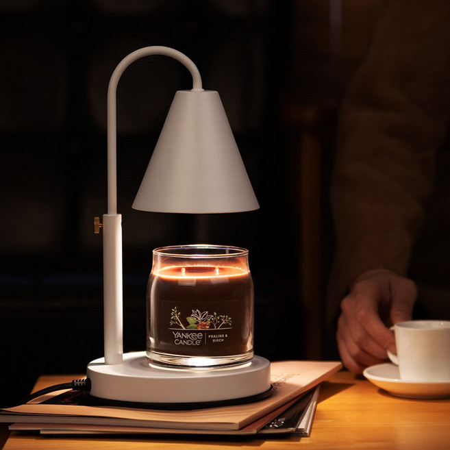 양키캔들 시그니처 향초 미디엄 호른 캔들워머 세트 (국내산 높이 밝기조절), 02  화이트, 01 앰버 앤 샌달우드