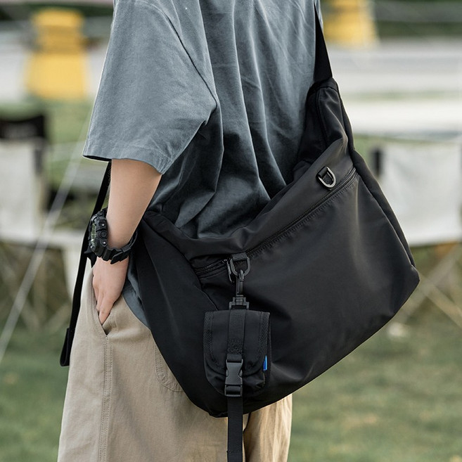 아롬 남녀공용 캐주얼 크로스백 호보백 +보조파우치