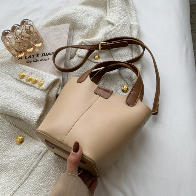 토트백 버킷백 양동이백 가죽 가방 데이트룩