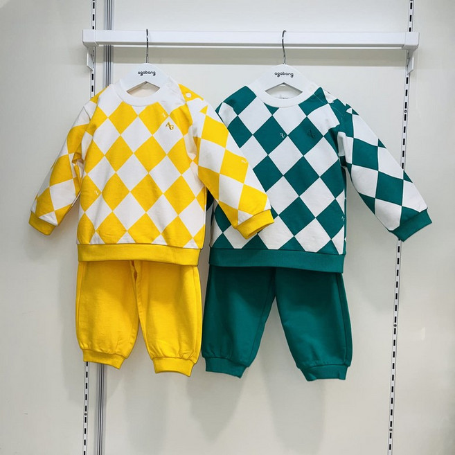 아가방(야탑점) 30%할인 편안하게 입히기 좋은 봄 맨투맨 상하복 세트입니다~~