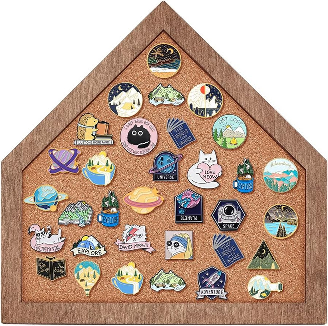 삼각형 벽걸이 코크 진열 보드 샌디브라운 색상 법랑 핀 브로치 수납판 뱃지 콜렉션 액세서리 보관함 300x300mm, 목제, 1개