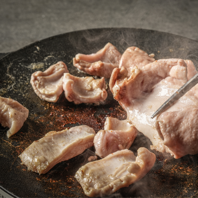 [주왕산가든] 한우 소곱창 대창 염통 막창 곱창 전골 국내산 캠핑음식 집들이음식 술안주 밀키트, 고소한 한우막창, 200g, 1개