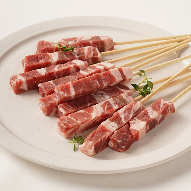 (램스푸드) 호주산프리미엄양고기램 캠핑용 구이용 스테이크 시즈닝 숄더랙 양꼬치 큐브 프렌치랙 양늑간살 양살치살[냉동양삼겹500g], 1개, 양꼬치(냉동)400g-20꼬치