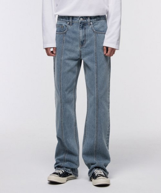 무신사 스탠다드 스트레이트 패널드 백 슬릿 데님 팬츠 라이트 인디고 499442