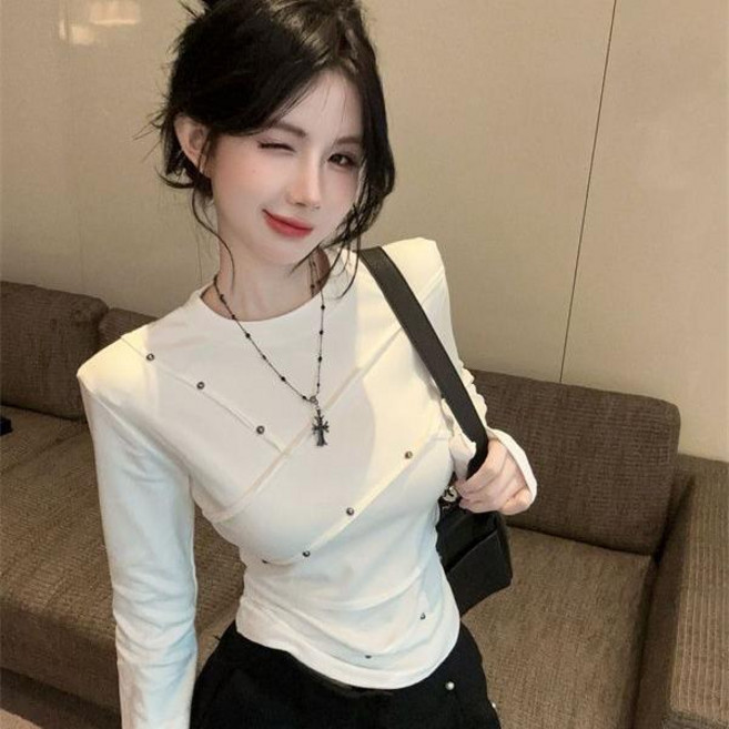 Skyciky 긴팔 티셔츠 여성 가을 겨울 크롭 패드 어깨 솔리드 이너 탑 MD677