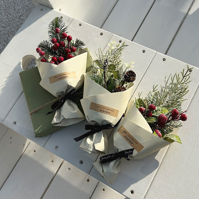 빼빼로데이 선물 눈꽃 꽃다발 세트 / 빼빼로꽃 포장 남자친구 여자친구 특별한, 1세트, 스노우 측백 베리  꽃다발 + 빼빼로 2개