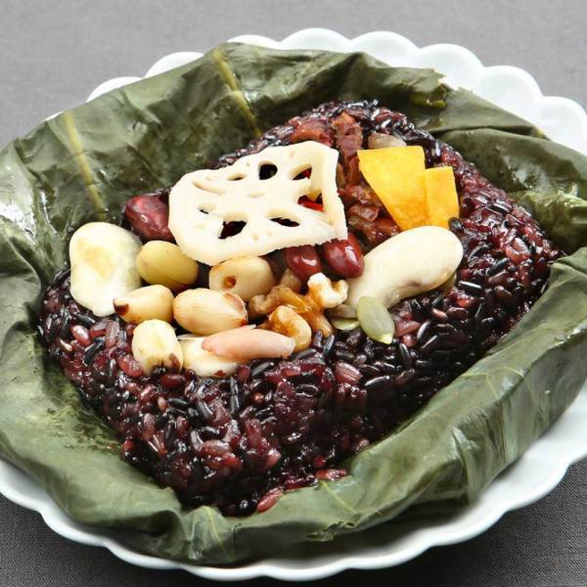 거궁 찹쌀흑미연잎밥이상(10+) 건강한한끼 다이어트 잡곡밥 영양 찰밥 즉석밥, 1개, 270g