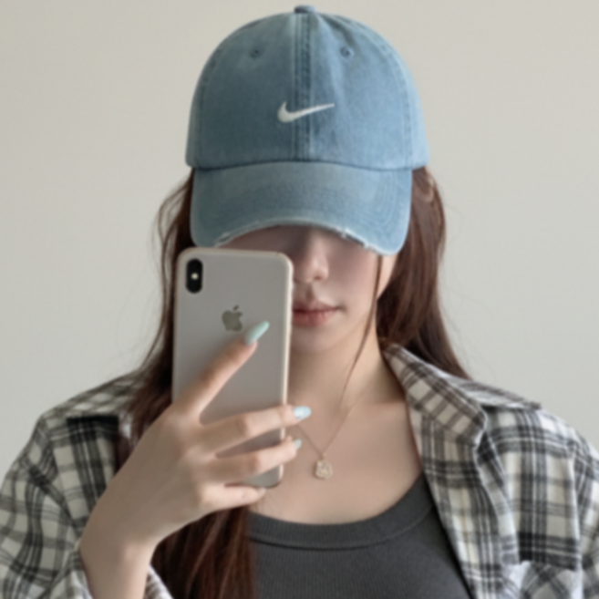 국내 백화점 나이키 스우시 볼 캡 남녀공용 연청 데님 커플 모자 DailyStars