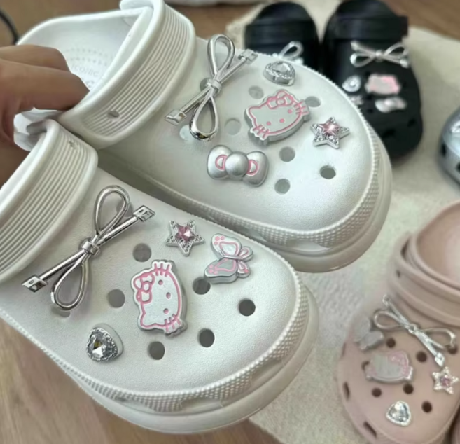 메리 실버 키티 보석 신발 꾸미기 파츠 쥬얼리 리본 y2K 레트로 리본 하트 진주 겨울 털신 신꾸 탄키티 태닝키티 감성