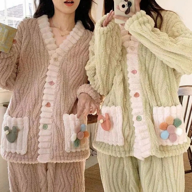 이너퀸 프리수 여성용 겨울 브이넥 노카라 극세사 밍크 수면 버튼 단추 오픈형 투피스 상하 잠옷 홈웨어 이지웨어 세트 썬플라워수면세트