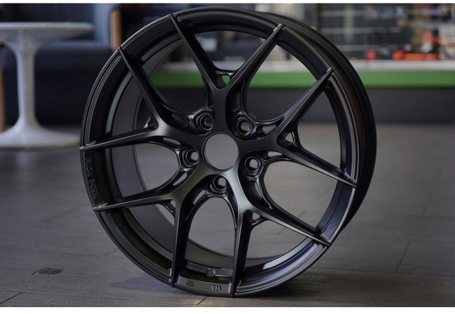 BBS 輕量化旋壓鋁圈, 消光黑,5/114, 1個