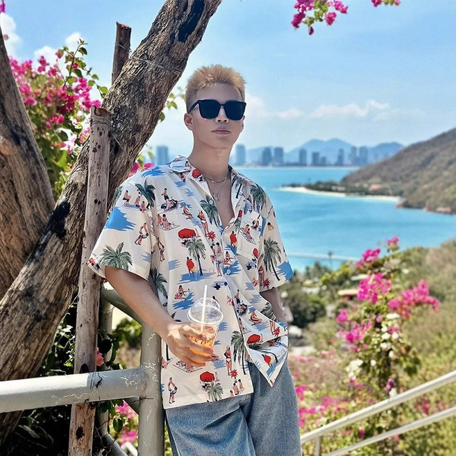 【度假防曬】花襯衫 夏威夷襯衫 海邊穿搭 度假風 冰絲面料 寬鬆休閒 潮牌男裝 夏季防曬 沙灘旅遊必備