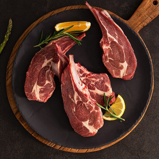 (램스푸드) 호주산프리미엄양고기램 캠핑용 구이용 스테이크 고급갈비 숄더랙 양꼬치 큐브 프렌치랙 양늑간살 양살치살 [ 냉장숄더랙500g+쯔란소스10g ], 1개, 500g