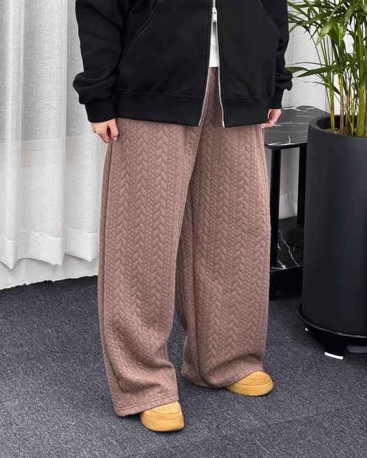 하우스노마드 꽈배기 패턴 밴딩 스웻팬츠 (4C)