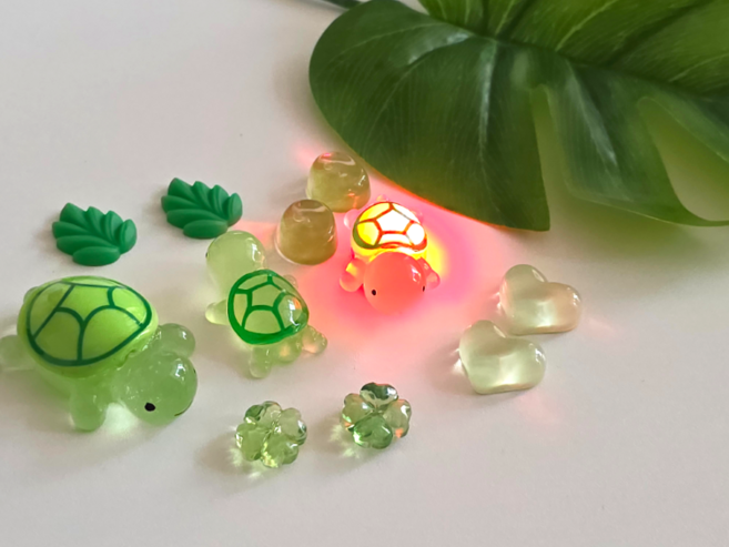 [바닐라제이] LED 야광거북이 클로버 파츠 11p 신발꾸미기 슈참, 1개, LED 꼬북이 클로버 파츠 11종 