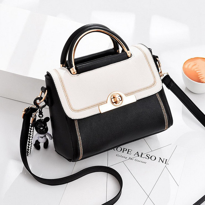 러블리 고급 트렌디 여성 크로스백 분위기고급스러운 느낌 트렌디 여성 크로스백 토트겸 숄더백 다양한 용도 스타일리쉬 패션 일상