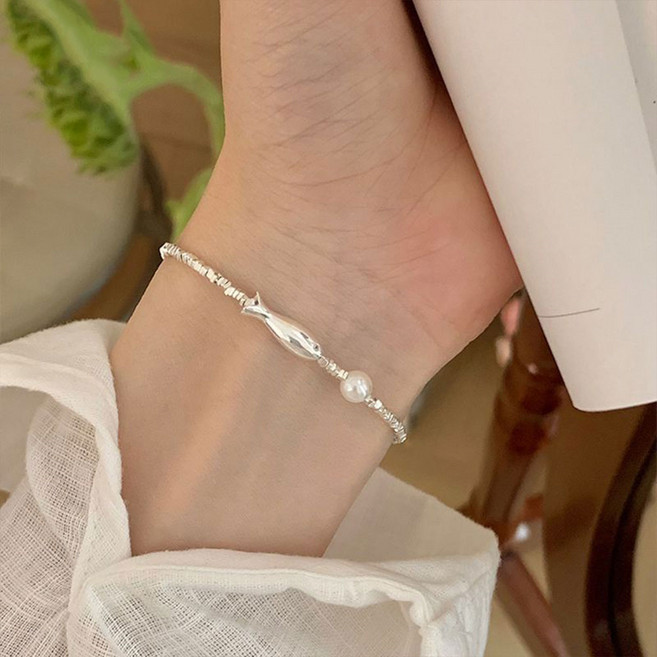 besteffie 여성 실버 진주 팔찌 심플한 디자인 물고기 펜던트 팔찌 우아한 스타일 여성 패션 K57