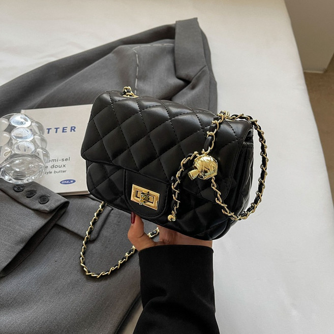 투니스 여성 체인 골든볼 퀄팅 크로스백