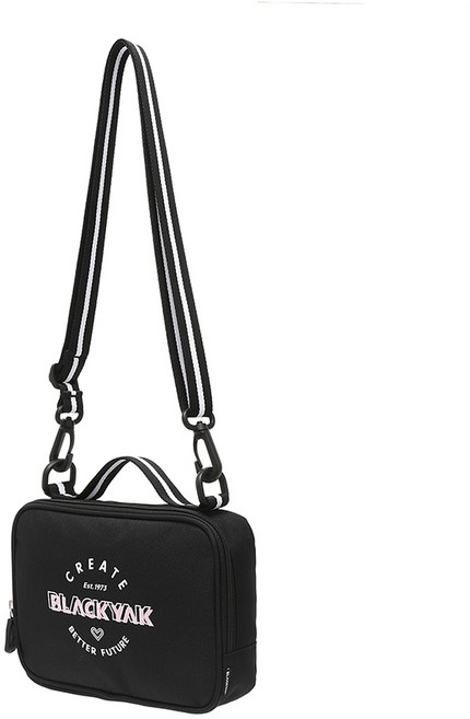 블랙야크키즈 가로로 긴 형태의 스퀘어크로스백