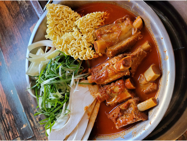 신촌양푼이갈비찜 100% 국내산 양념 돼지 매운 등갈비찜, 1개