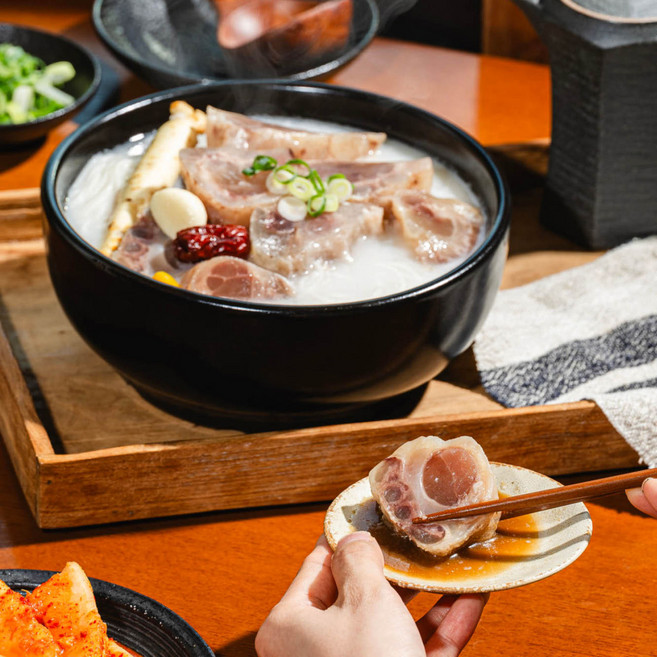 [금왕설렁탕] 도가니탕 - 김치 깍두기 포함 (800g이상) 밀키트 세트 간편식 어르신 건강식, 800g, 1개