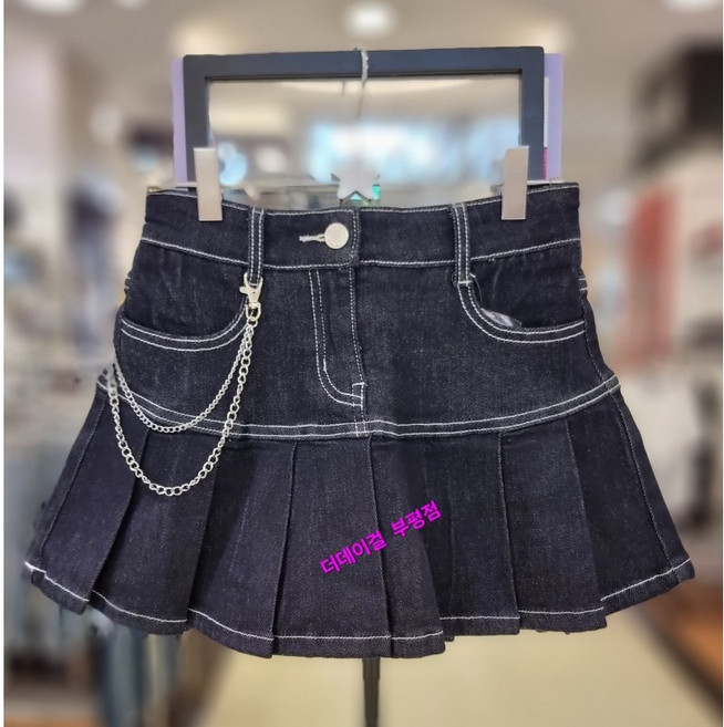 더데이걸 부평점 25' NEW 속바지 내장으로 활동성좋고 체인 포인트로 멋스러움을 더한 걸리시한 무드로 스타일 살려주는 여아 데님 플리츠 스커트