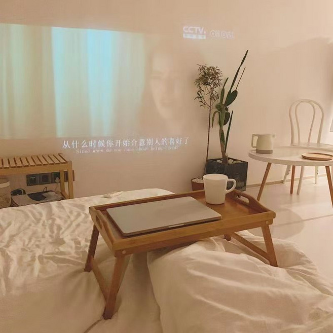 摺疊帶腳餐盤 床上電腦桌 懶人桌, 原木色 帶提手 摺疊桌