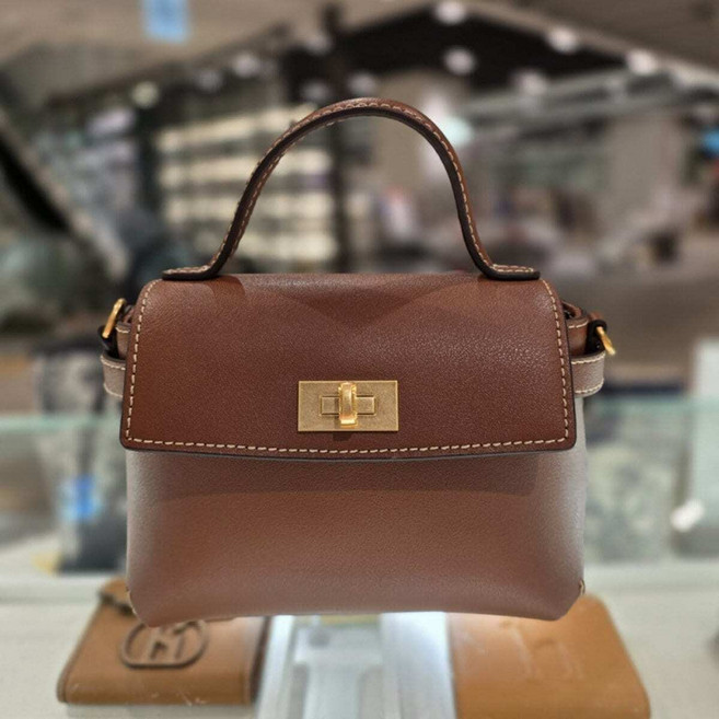 [백화점정품] 헤지스 브라운 락장식 가죽 미니 토트백 (선물용추천)