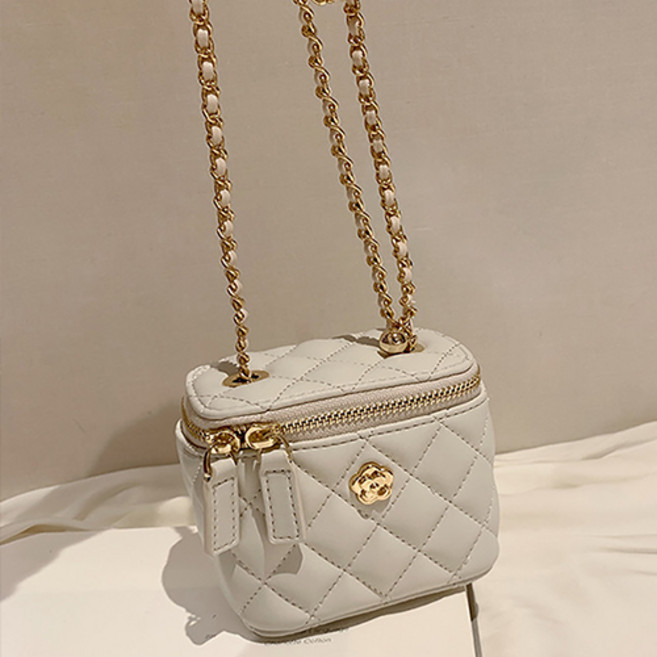 코코린느 샤샤 사각 퀼팅 체인 크로스백 -미듐사이즈 (2컬러)