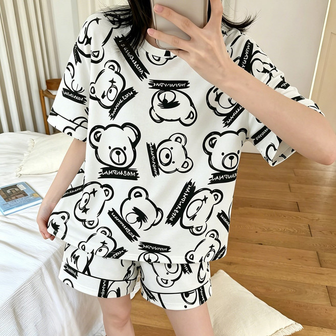 여성 라운드넥 토끼캐릭터 프린트 반팔 반바지 패밀리룩 투피스 파자마 세트입니다