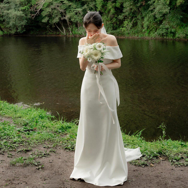 오프숄더 프릴 소매 머메이드 웨딩드레스 E-006