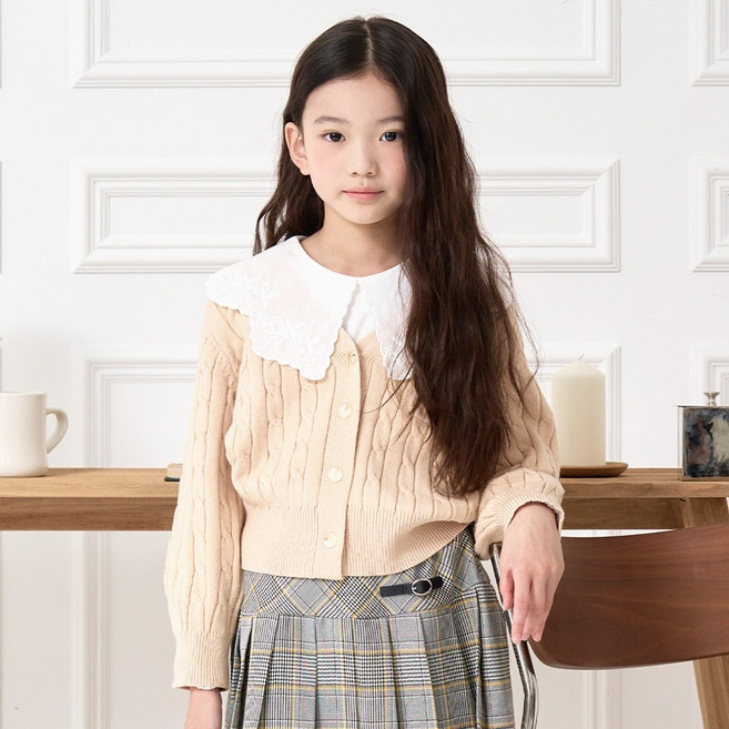 일로딜로 부평점# 어떤 하의와도 잘어울리는 앞 포켓 깜찍한 베이직한 가디건#겨울엔 이너로 찰떡#