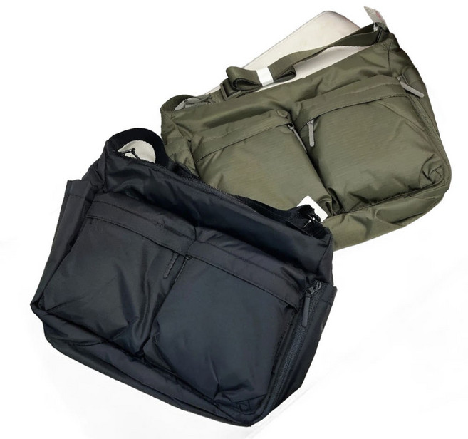 유니클로 멀티포켓숄더백 가방 블랙 올리브