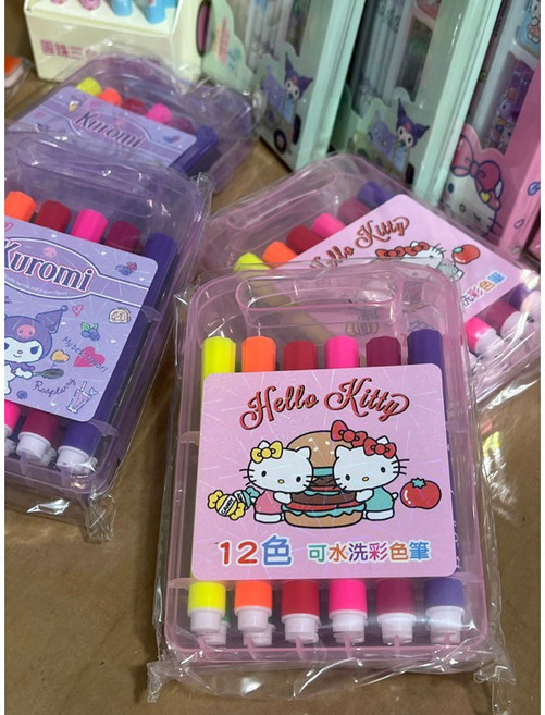 萌萌生活用品館 三麗鷗文具禮盒套裝：筆記本、彩色筆、藍筆、自動筆、橡皮擦, F