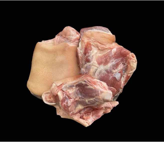 맛있는 엔푸드 미박앞사태 미박앞다리살 수입산 수육용 쫄깃한껍질 미박사태 1kg, 1개