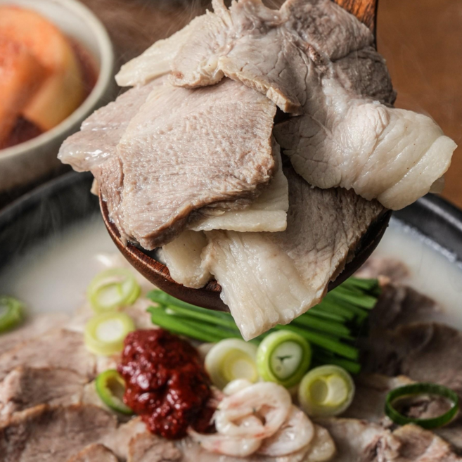 더웅촌 돼지국밥 4팩 고기푸짐 간편식 국밥밀키트, 8개, 700g