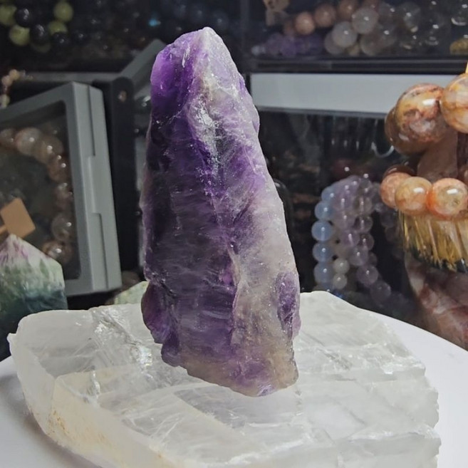 靈石有約 紫水晶原石 42x36x64mm 97克 水晶礦石擺件