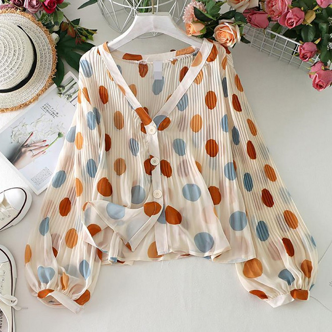 ROYALBELLE 여성 도트 브이넥 쉬폰 루즈핏 플리츠 벌룬소매 데일리 패션 블라우스 E01030513